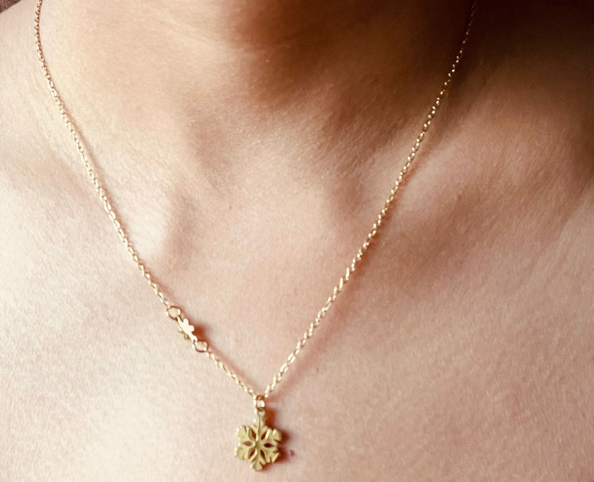 Gold Plated Snowflake Pendant Chain