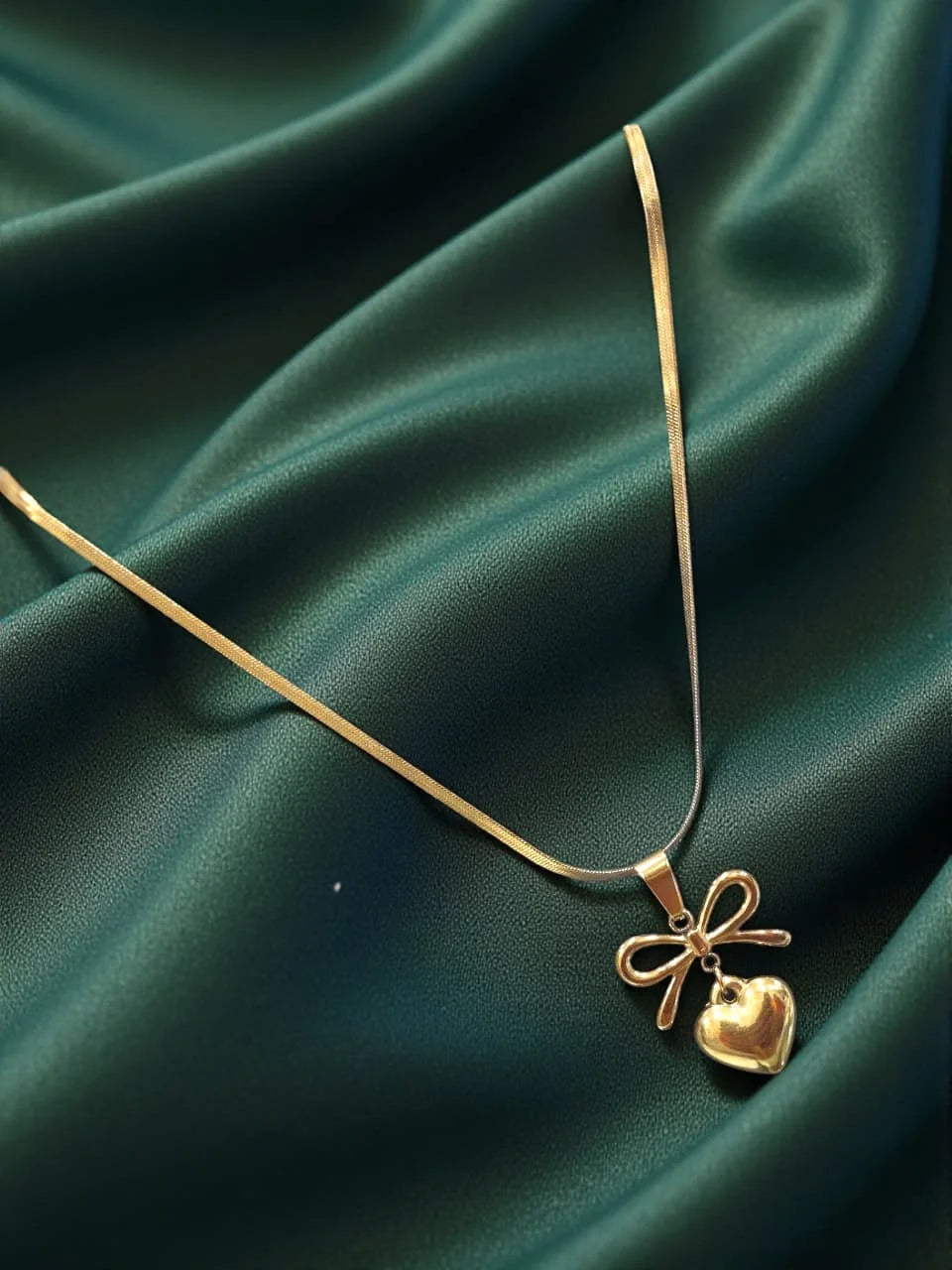 Gold Plated Bow and Heart Themed Pendant Chain